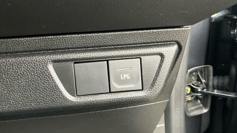 Dacia Sandero 1.0 TCe Essential 5dr Bi Fuel Hatchback